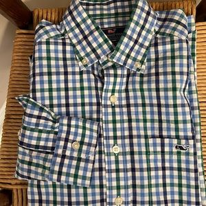 Medium Vineyard Vines Shirt